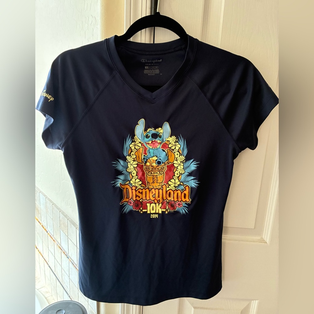 Rundisney 2014 stitch 10k Champion navy blue v neck tech shirt